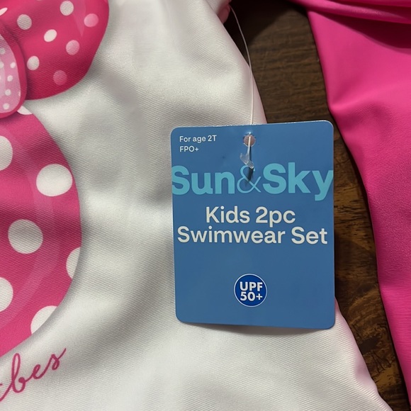 Disney Minnie Mouse two piece swimwear 2T and towel - Picture 10 of 11